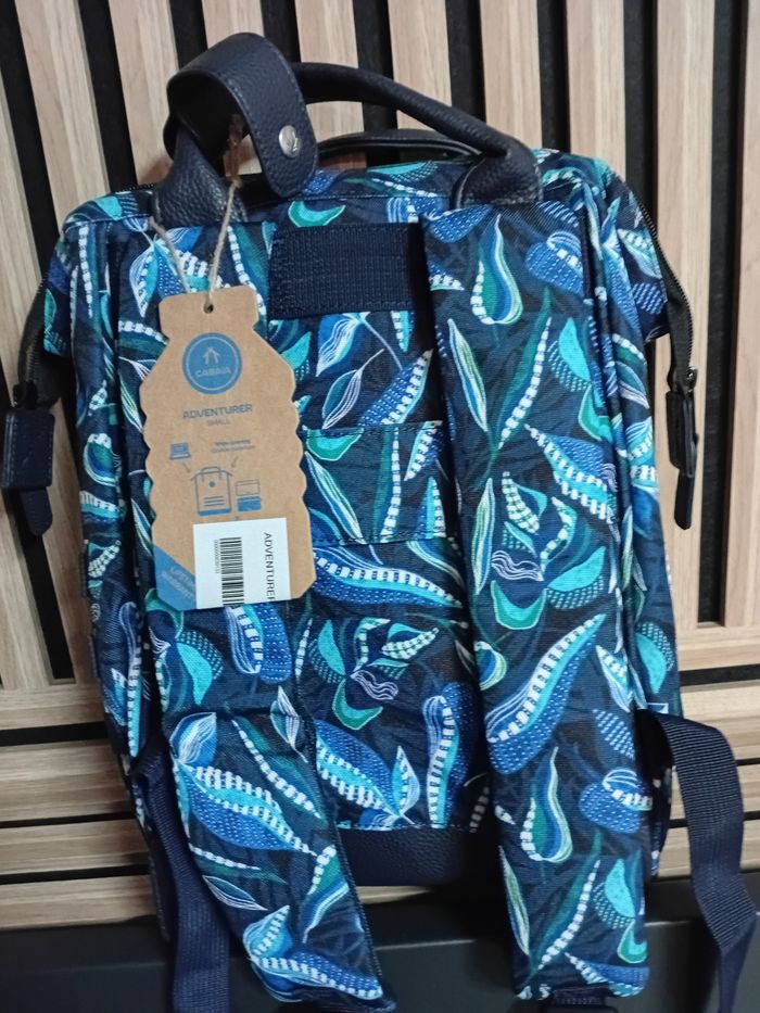 Sac a dos + pochette cabaia Neuf - photo numéro 2