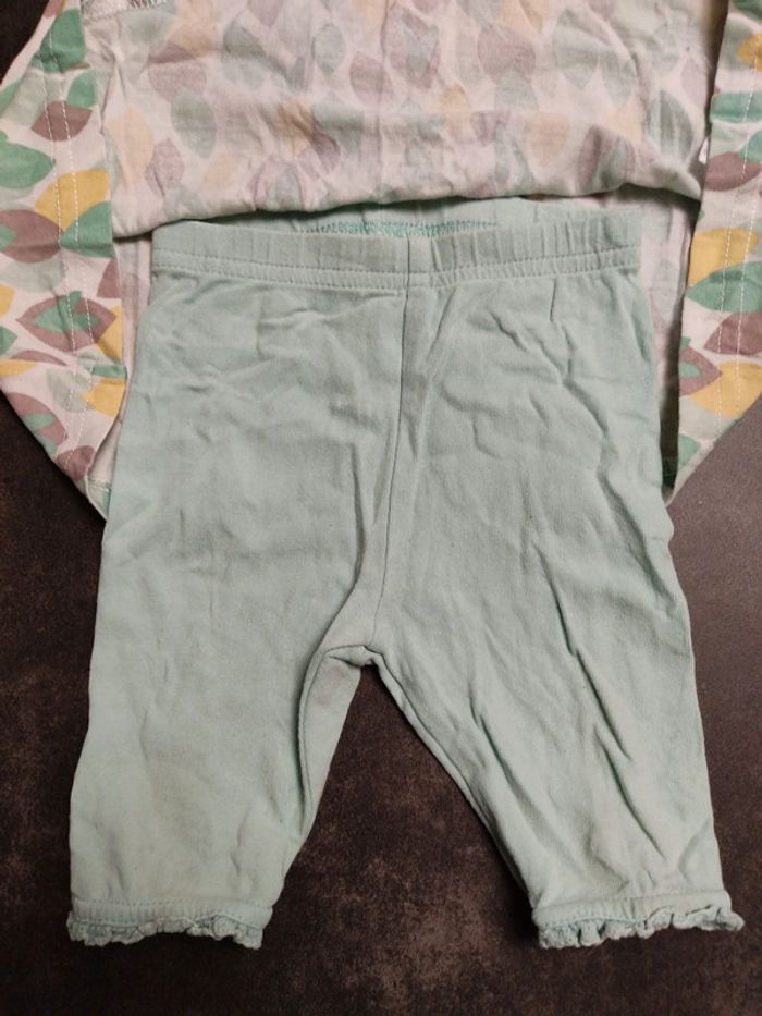 9 mois. Ensemble robe et short - photo numéro 6