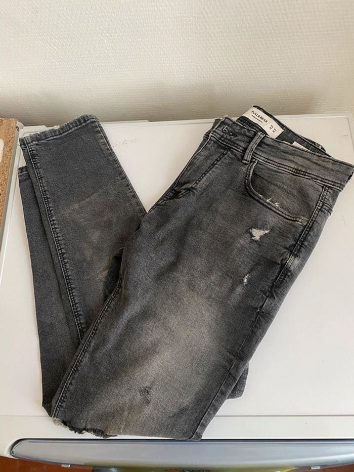 Jean troué gris Pull & Bear