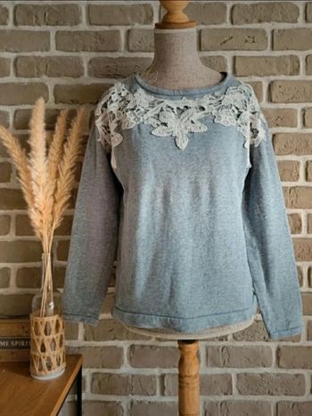 Sweat gris à dentelle blanche La Redoute S 36