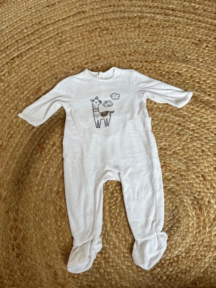 Lot de bodies et pyjamas - 6 mois - photo numéro 8