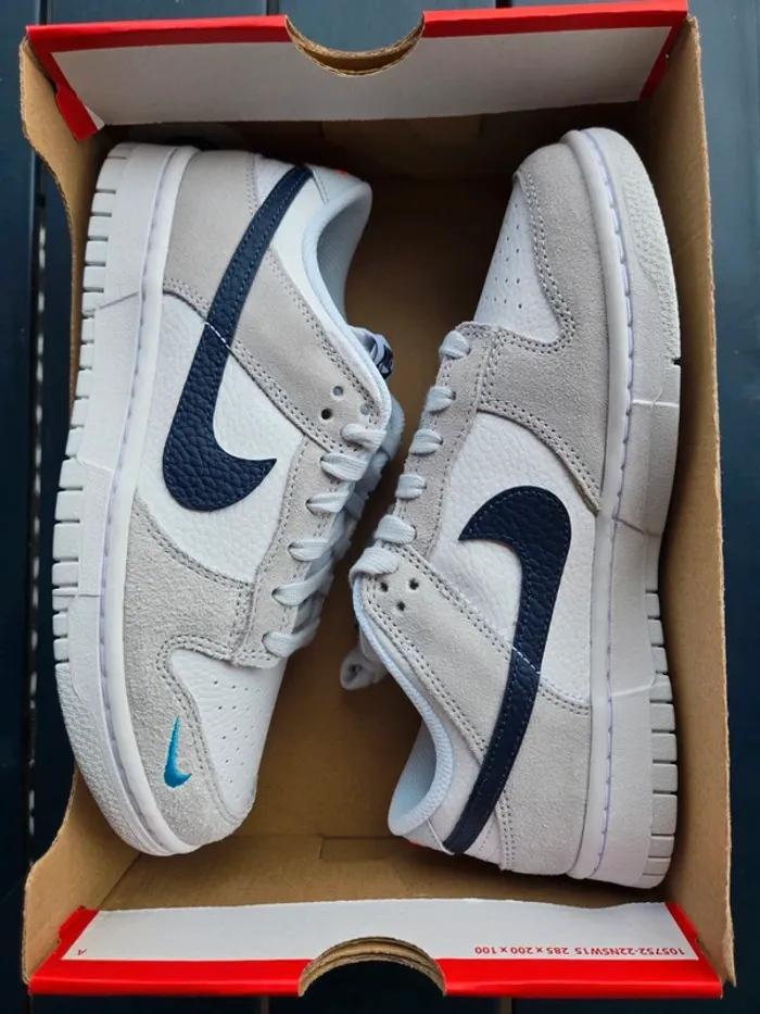Nike dunk low Taille 38 38,5 neuves blanc gris marine