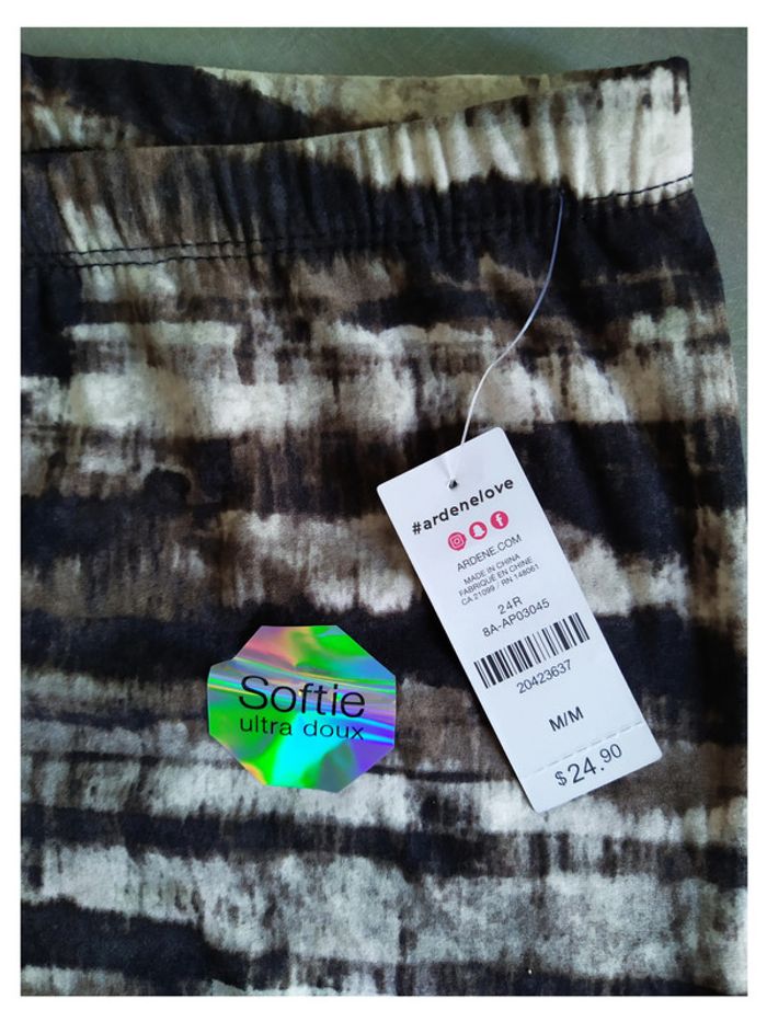 Legging ultra doux NEUF taille M 16€ au lieu de 25€ - photo numéro 2