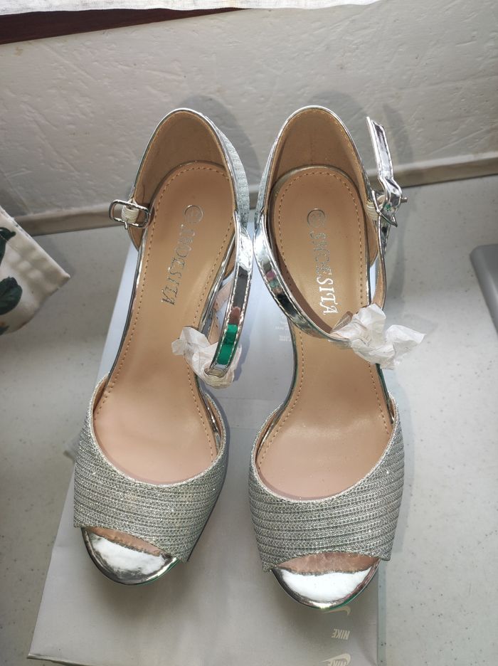 Chaussure à talon pointure 37 Neuf - photo numéro 2