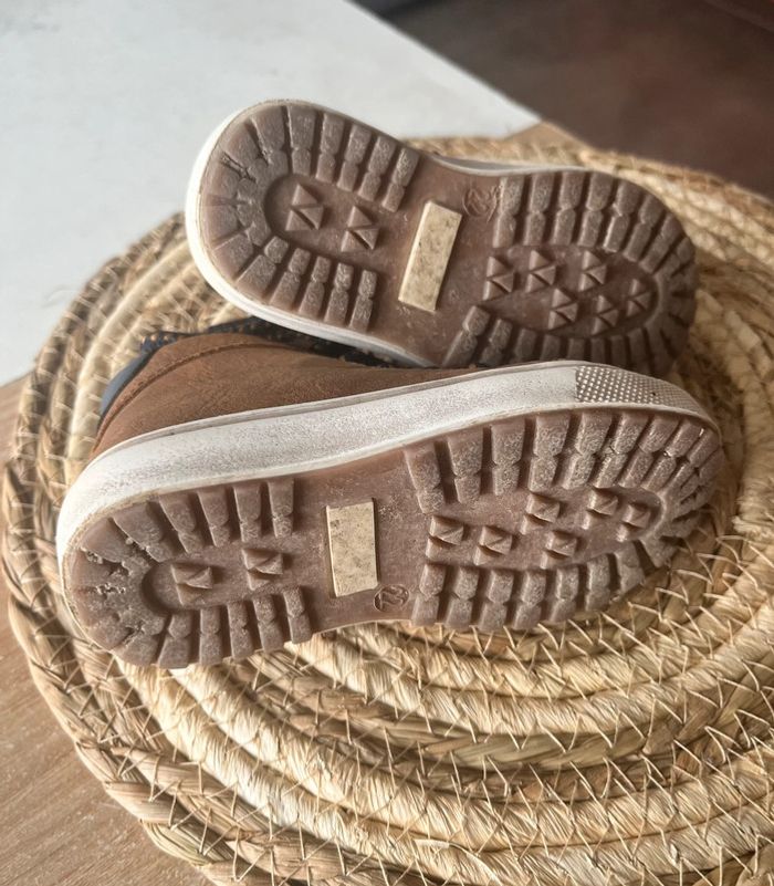 Chaussures montantes pointure 22 - photo numéro 8