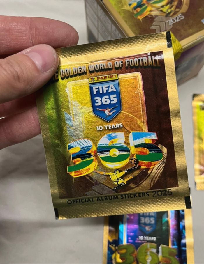 Kit Panini stickers Foot FIFA 365 10 ANS 2025 neuf scellé - photo numéro 8