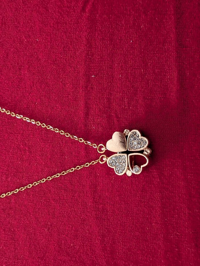 Collier doré 2 forme trèfle et 4 cœurs - photo numéro 3