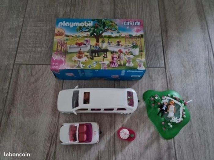 Playmobil City life 9228 + Limousine 9227 + Couple de Mariés 6871