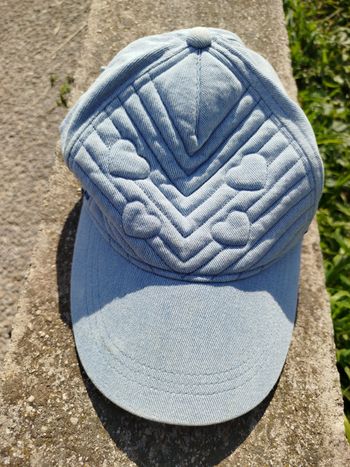 Casquette IKKS bleu jean c'est du jean délavé