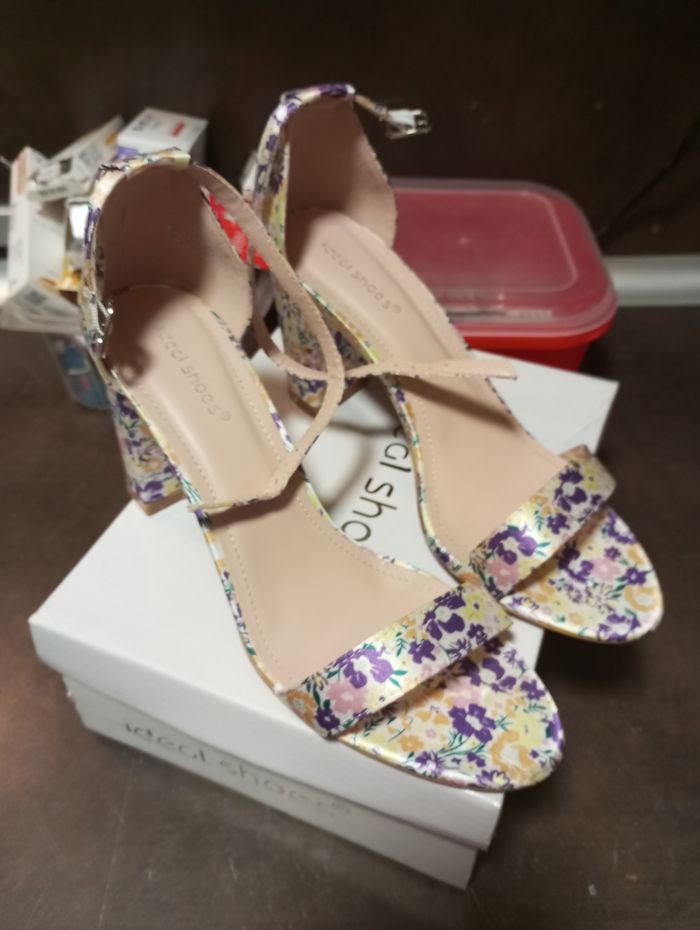 Jolie chaussure - photo numéro 2