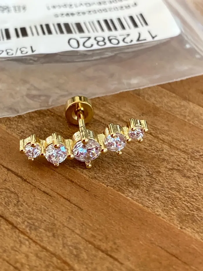 Piercing helix bijoux oreille