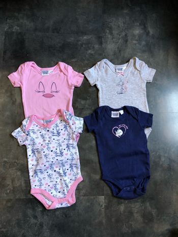 Lot body neuf 3/6 mois Looney tunes