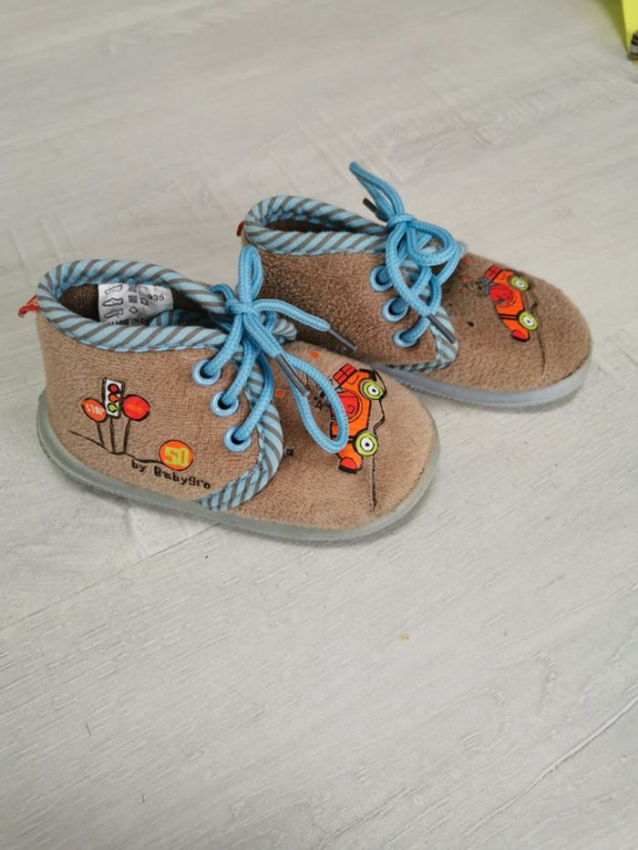 Chaussons Pointure 20 - photo numéro 3