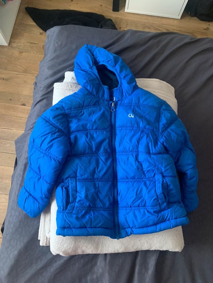Très jolie doudoune garçon 4 ans