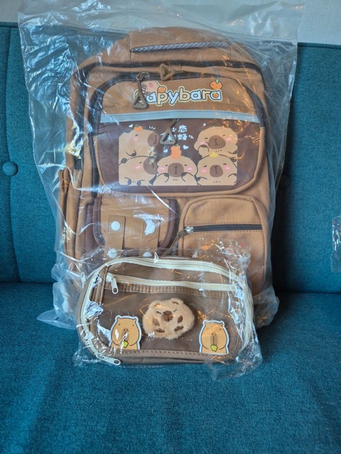 Lot Capybara Ultra Mignon – Sac à Dos + Trousse + Goodies ! - photo numéro 4