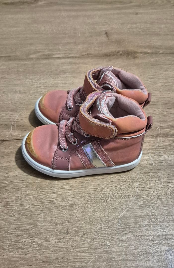 Chaussures T.20 - photo numéro 3