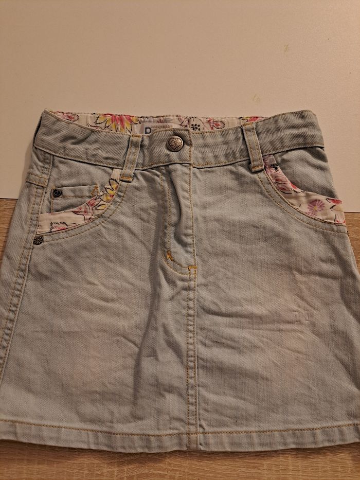 Jupe 6 ans la compagnie des petits