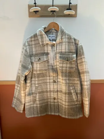 Veste chemise NA-KD neuve beige à carreaux
