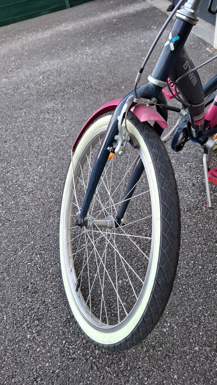 Vélo VTC BTWIN Décathlon 24 pouces très bon état. Remise en mains propres uniquement secteur Annecy - photo numéro 5