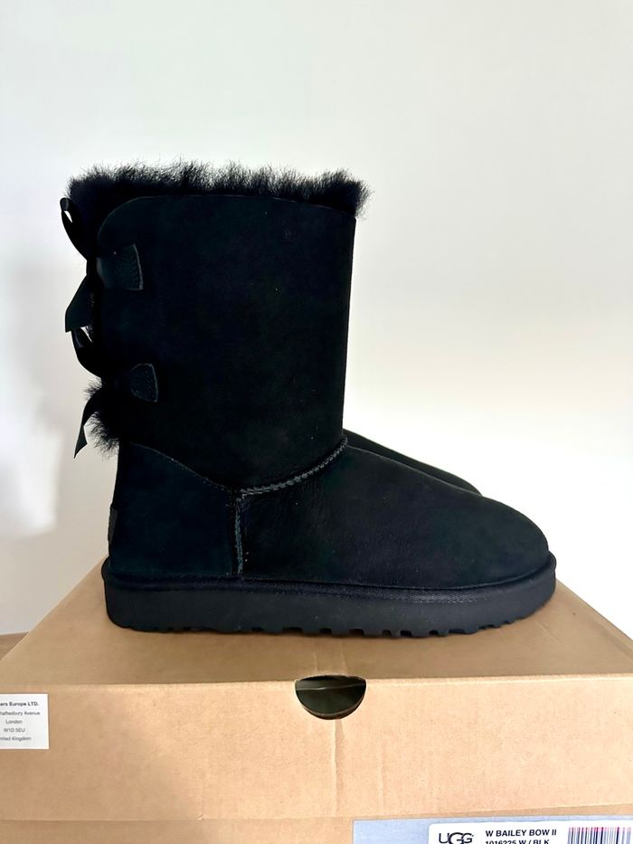 Bottes UGG Bailey Bow II originales noires neuves taille 39 - photo numéro 3