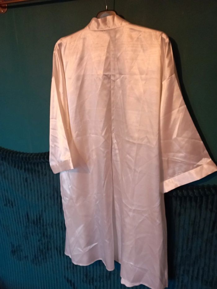 Peignoir satin crème grande taille - photo numéro 4