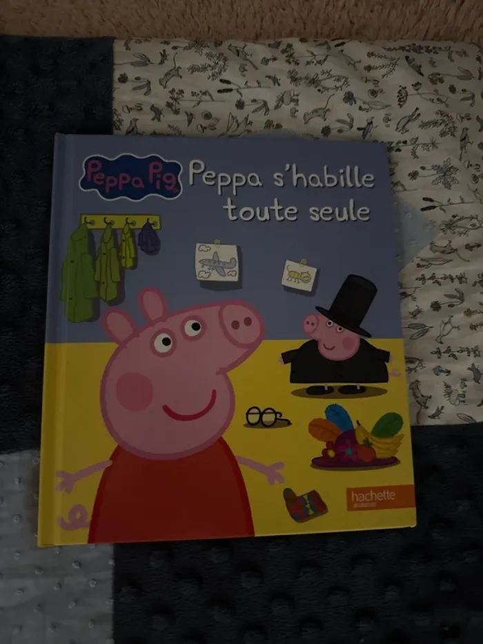 Livre Peppa s’habille toute seule