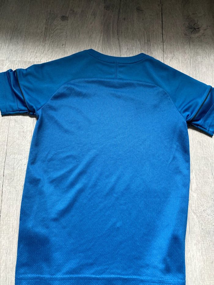 Lot 2 tee-shirts Nike dry fit 8-9 ans - photo numéro 13