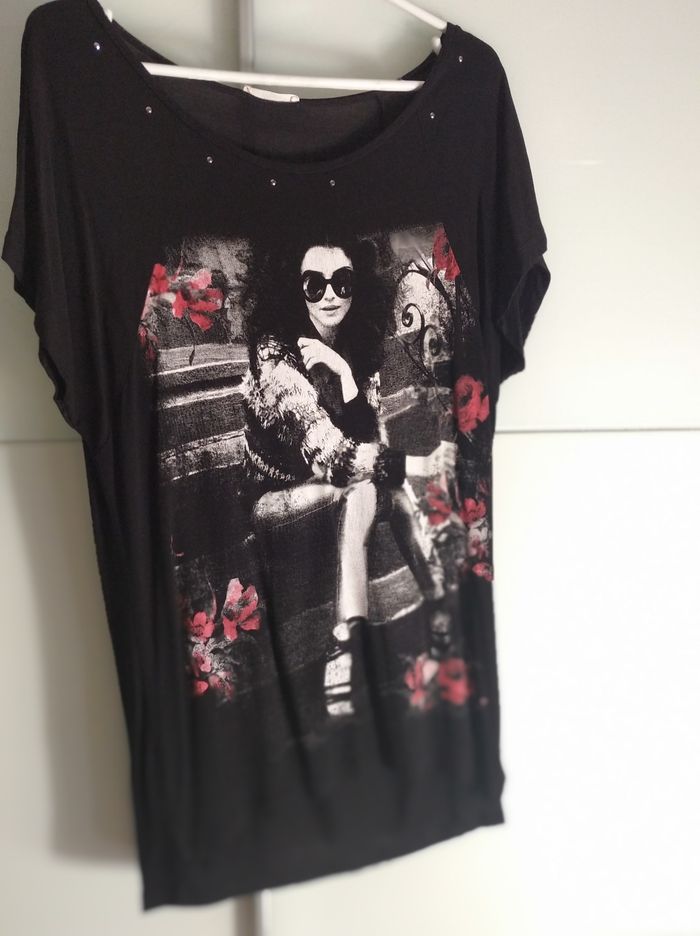 Tee-shirt motif femme
