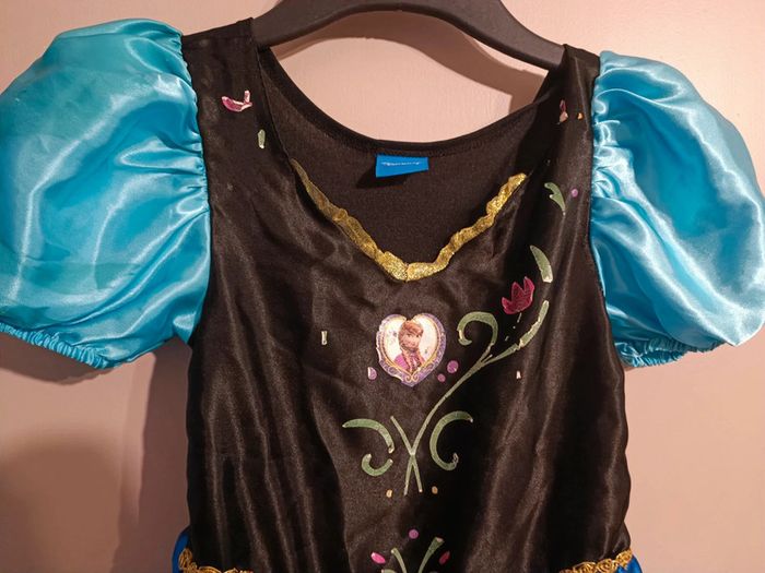 Robe Anna 7/8 ans  du Disney la reine des neiges - photo numéro 3
