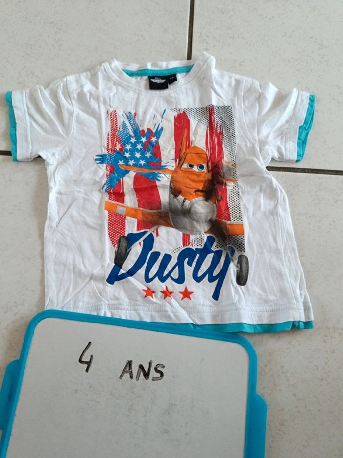 T-shirt planes