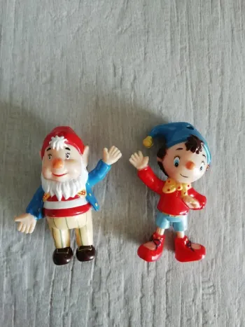 Figurine Oui oui ouioui potiron porte sucette hachette enfant