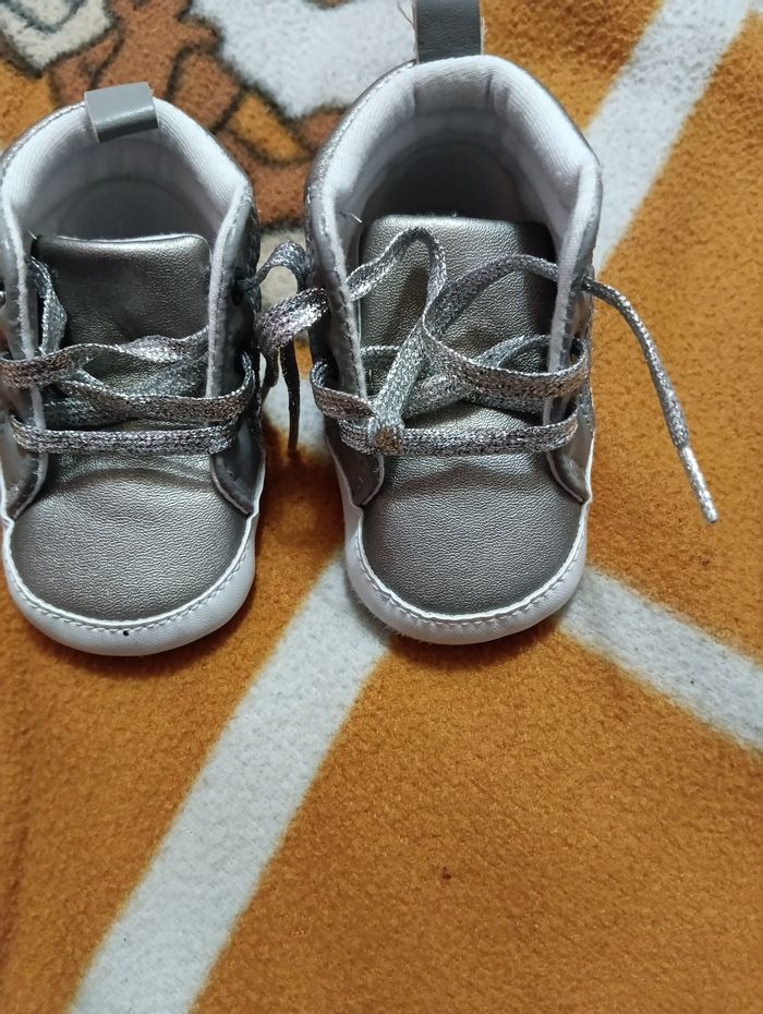 Chaussure 0/3 mois fille - photo numéro 2