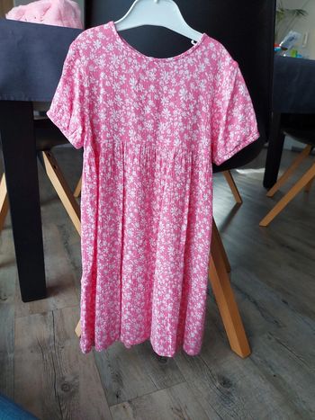 Robe rose fleurie, La Halle, taille 5 ans.