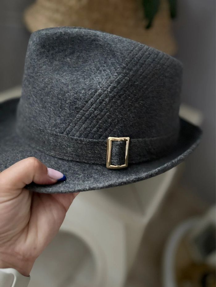 Chapeau de belle qualité - en laine - taille 57 - en très bon état - photo numéro 2