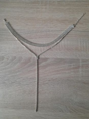 Collier ras de cou à strass