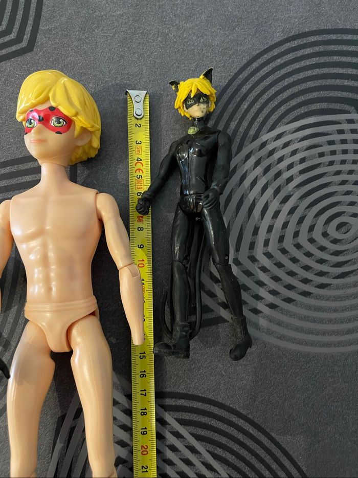 Lot poupée et figurine Miraculous - photo numéro 3