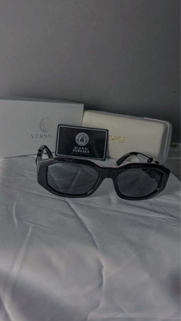 Lunettes de soleil noir - photo numéro 7