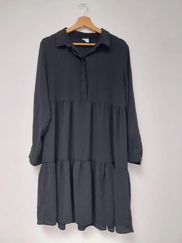 Robe noire Jacqueline de Yong 40