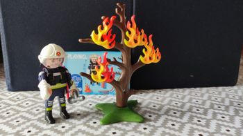 Pompier avec arbre en feu PLAYMOBIL complet (sans boîte)