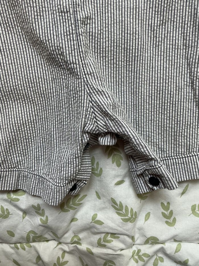 salopette short légère rayé gris et blanc 18/24 mois pressions entre les jambes 1.2.3 go - photo numéro 5