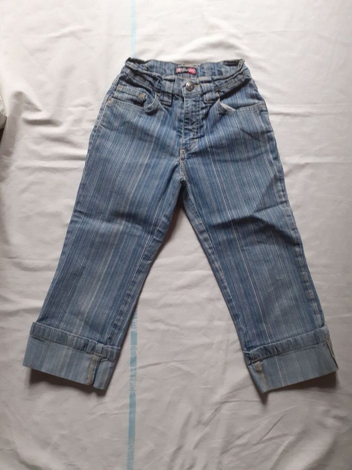 Pantacourt bleu rayé verticalement