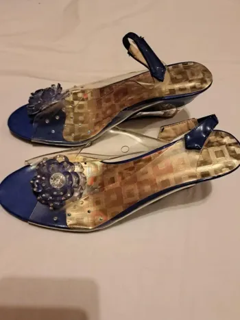 Sandales compensées bleues – style princesse / Cendrillon – Taille 35