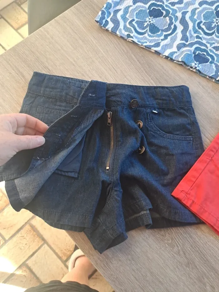 2 ensembles short + tshirt 4 ans - photo numéro 4