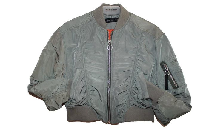 blouson bombers court couleur kaki marque zara taille indiquée Xs = 34/36 - photo numéro 2