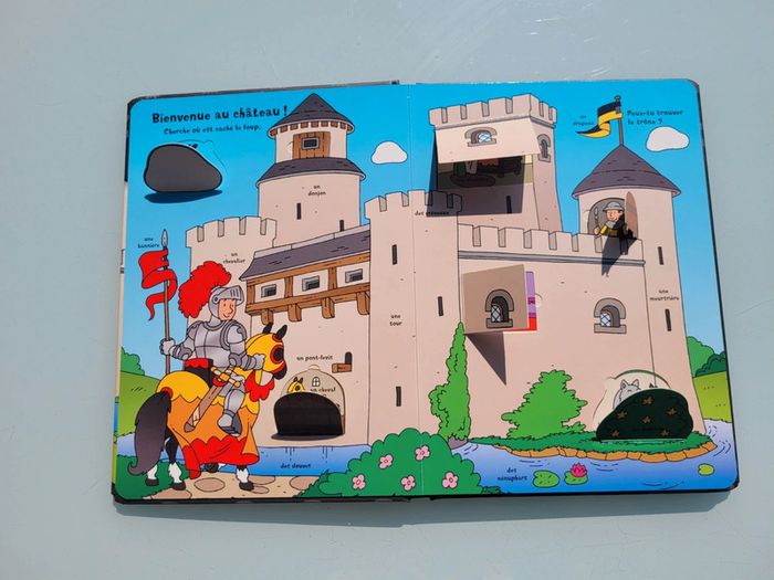 Livre à volets Le Chevalier 🛡 collection les grandes cachettes piccolia (48) - photo numéro 4