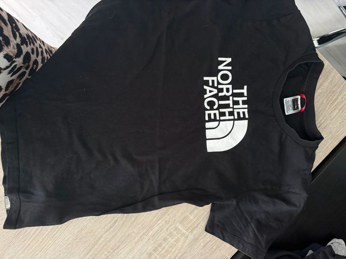 T-shirt the North face