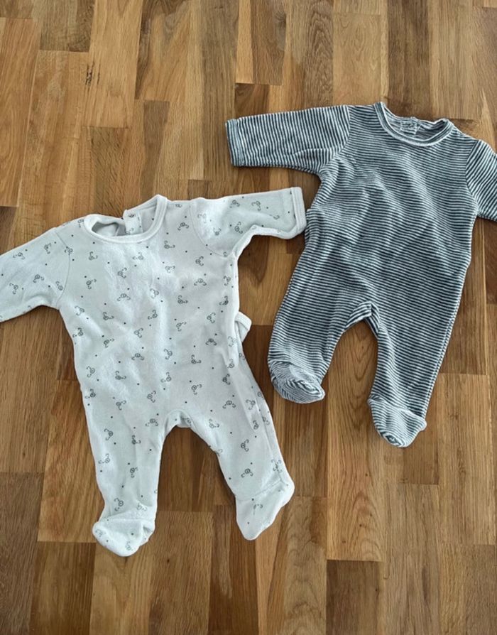 Lot 2 pyjamas en velour 1 mois - photo numéro 1