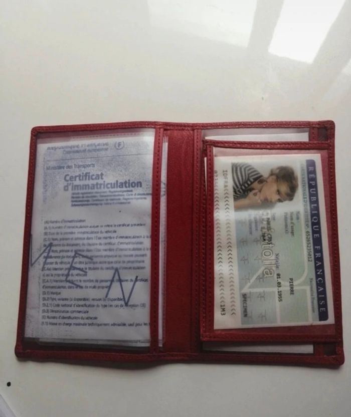 Porte-feuille cuir rouge 3 volets dans son coffret - photo numéro 2