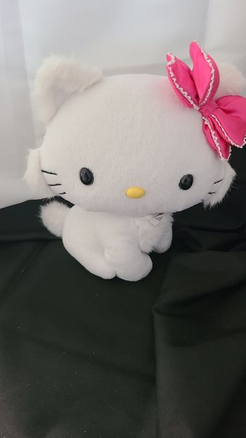 peluche hello Kitty Sanrio Charmmykitty 2011