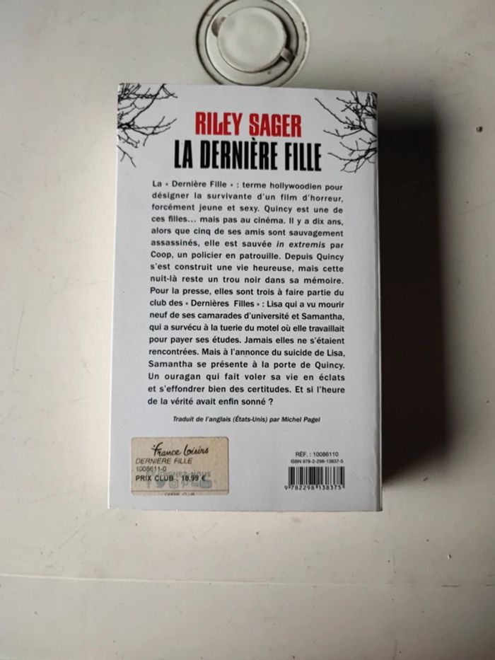 Livre la dernière fille - photo numéro 4
